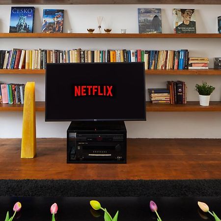 Prague Days - 1Bdr Apt W Netflix - Zizkov Tower Экстерьер фото